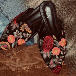 MIA Flower Flats